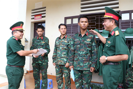 Bộ Tư lệnh Quân khu 7 kiểm tra công tác quân sự, quốc phòng tại Lữ đoàn 75