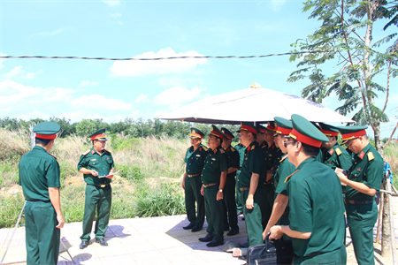 Chính ủy Quân khu 7 khảo sát vị trí Ban chỉ huy khu vực phòng thủ trên địa bàn các tỉnh Bình Phước, Đồng Nai