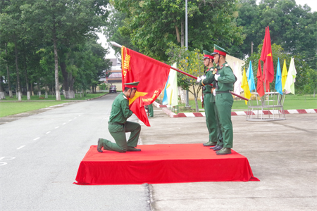 Lữ đoàn 75 tổ chức lễ tuyên thệ chiến sĩ mới năm 2025