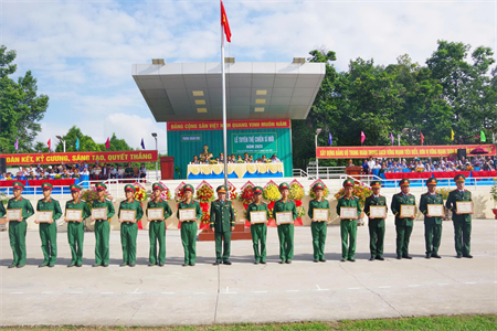 Sư đoàn 9 tuyên thệ chiến sĩ mới năm 2025