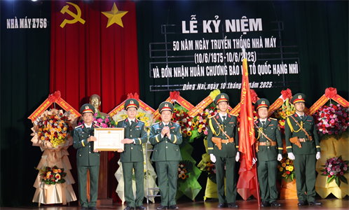 Nhà máy Z756 đón nhận Huân chương Bảo vệ Tổ quốc hạng Nhì