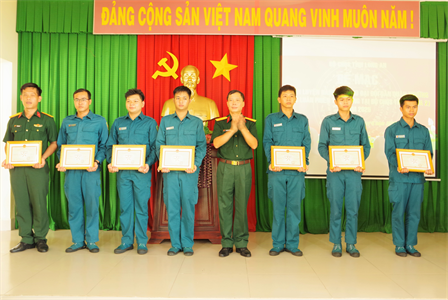 Bế mạc huấn luyện nâng cao Đại đội dân quân thường trực luân phiên tập trung, khóa 2 năm 2025