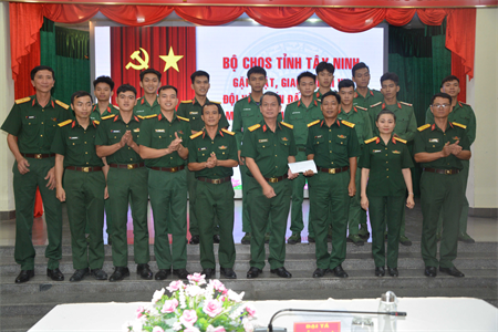 Bộ CHQS tỉnh Tây Ninh gặp mặt, giao nhiệm vụ đội võ chiến đấu tay không tham gia hội thao năm 2025