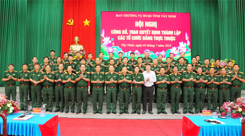 Ban Thường vụ Đảng ủy Quân sự tỉnh Tây Ninh: Công bố, trao quyết định của Ban Thường vụ Tỉnh ủy về việc thành lập các tổ chức Đảng