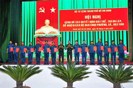 ​Bộ Tư lệnh TPHCM công bố quyết định giải thể, thành lập và bổ nhiệm cán bộ Ban CHQS cấp xã