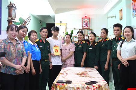 Hội Phụ nữ cơ quan Cục Chính trị Quân khu lan tỏa tình quân dân ấm áp