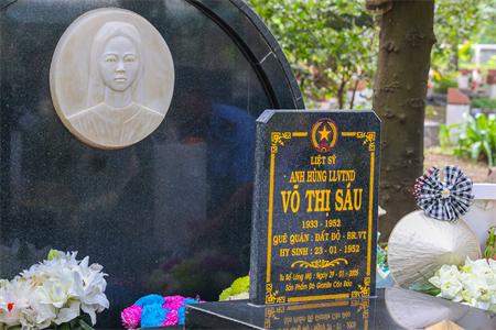 Tháng 7 về thăm Côn Đảo