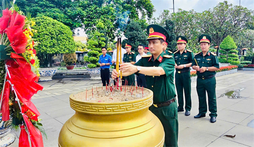 Công ty Tây Nam viếng nghĩa trang liệt sĩ nhân kỷ niệm 78 năm Ngày Thương binh – Liệt sĩ (27/7/1947 – 27/7/2025)