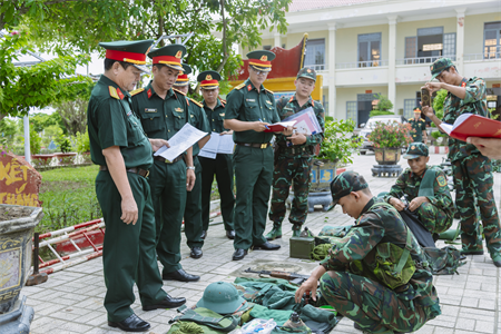 Bộ CHQS tỉnh Tây Ninh kiểm tra công tác sẵn sàng chiến đấu các đơn vị trên tuyến biên giới