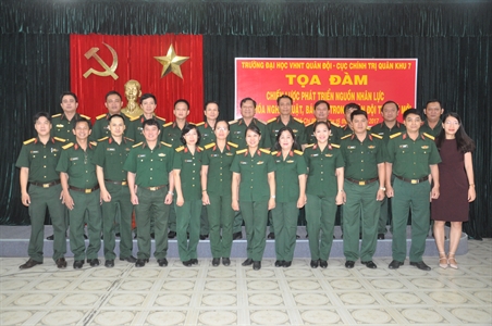 Tọa đàm, khảo sát về “Chiến lược phát triển nguồn nhân lực VHNT, báo chí Quân đội trong thời kỳ mới”