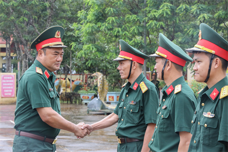 Tư lệnh Quân khu 7 kiểm tra các đại đội biên giới, đồn biên phòng và chốt dân quân biên giới tỉnh Lâm Đồng