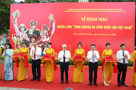 TP. Hồ Chí Minh: Khai mạc triển lãm ảnh Vinh quang 80 năm Quốc hội Việt Nam