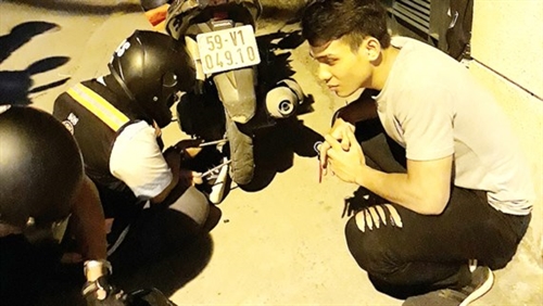 Hào hiệp giúp người lỡ đường ban đêm