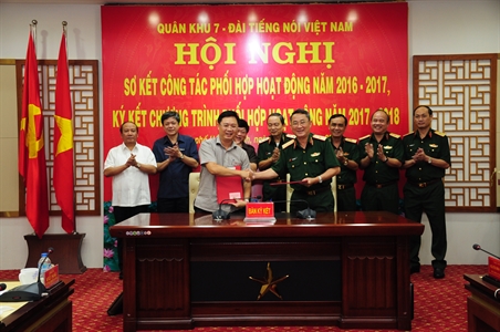 Sơ kết hoạt động kết nghĩa giữa Đài Tiếng nói Việt Nam với Quân khu 7