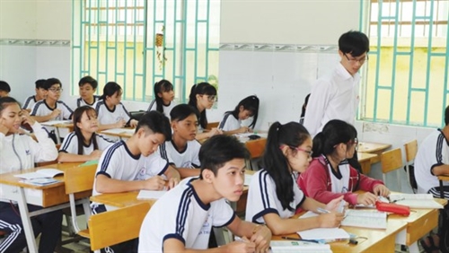 Học ngoài xã đảo