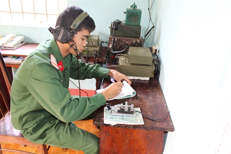 Lính Thông tin trên đỉnh Bà Rá