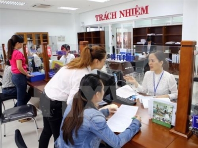 Đưa Nghị quyết Đại hội XII của Đảng vào cuộc sống
Loại dần thủ tục hành dân