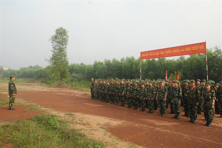 Hỏi: Nguyên tắc tuyển chọn, tuyển dụng quân nhân chuyên nghiệp, công nhân và viên chức quốc phòng và
Thẩm quyền quyết định đối với quân nhân chuyên nghiệp, công nhân và viên chức quốc phòng?