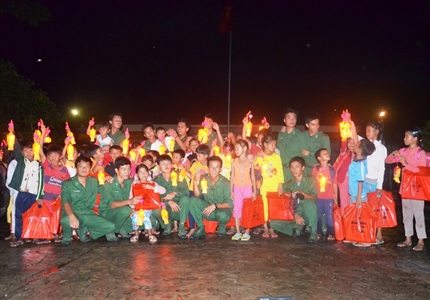 Đón Tết Trung thu ở lớp học tình thương