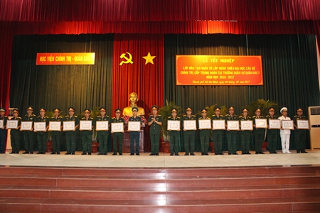 Trường Quân sự Quân khu 7 tổ chức lễ tốt nghiệp Lớp hoàn thiện đại học và Lớp đào tạo ngắn cán bộ chính trị cấp trung đoàn năm 2017