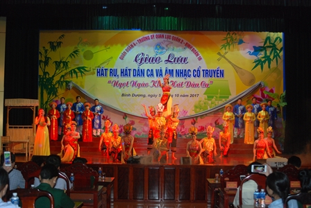 Giao lưu văn nghệ “Ngọt ngào khúc hát dân ca”