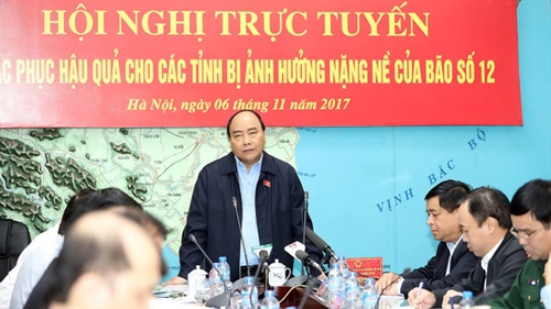 Thủ tướng chủ trì họp trực tuyến ứng phó với bão lũ