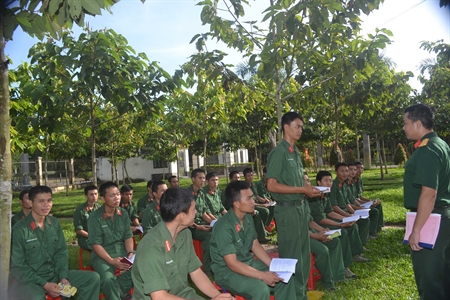 Những người thầy mặc quân phục