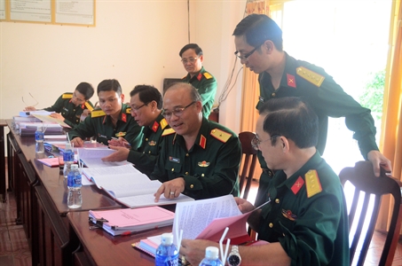 Thiếu tướng Du Trường Giang kiểm tra quân sự quốc phòng Ban CHQS huyện Di Linh