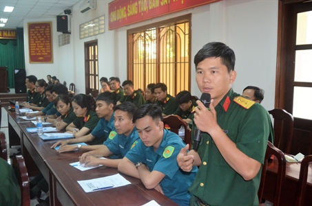 Cục Chính trị Quân khu 7 kiểm tra kết quả hoạt động Câu lạc bộ tiếng Anh Trường Quân sự Quân khu