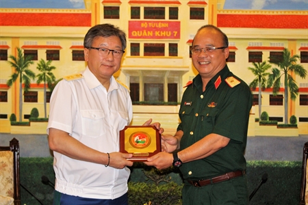 Bộ Tư lệnh Quân khu 7 tiếp đoàn Tổng công tố quân sự  Nga