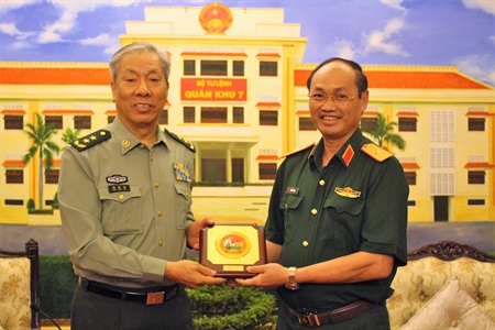 Bộ Tư lệnh Quân khu 7 tiếp đoàn Chiến khu miền Nam – Quân giải phóng nhân dân Trung Quốc