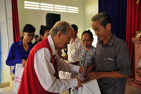 Hơn 120 triệu đồng chăm lo đối tượng chính sách và hộ dân nghèo