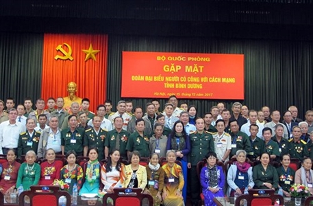 Bộ Quốc phòng gặp mặt Đoàn đại biểu người có công tỉnh Bình Dương