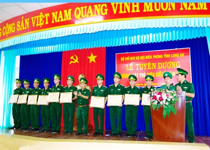 Bộ đội Biên phòng Long An: tuyên dương "gương mặt trẻ tiêu biểu" năm 2017