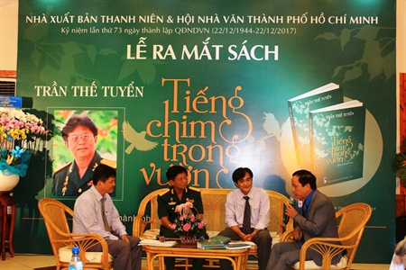 Đại tá - Nhà thơ Trần Thế Tuyển ra mắt cuốn sách thơ và  thơ phổ nhạc “Tiếng chim trong vườn”