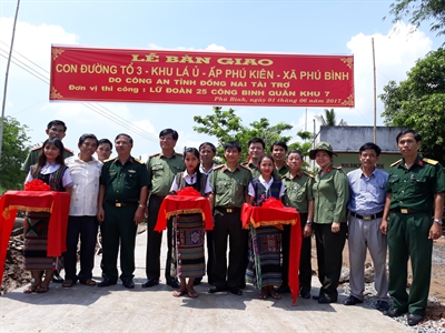 Bộ CHQS và Hội Cựu chiến binh tỉnh Đồng Nai: Phối hợp hiệu quả trong giữ gìn và phát huy bản chất truyền thống “Bộ đội Cụ Hồ”