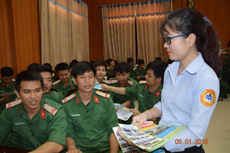 Bộ CHQS tỉnh Bà Rịa – Vũng Tàu tổ chức tư vấn học nghề cho bộ đội xuất ngũ.