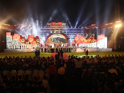 Cầu truyền hình trực tiếp “Bản hùng ca mùa Xuân: Chân trần - Chí thép”