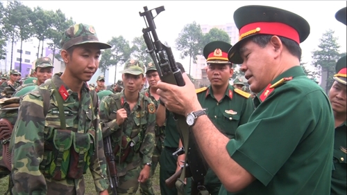 Đoàn kiểm tra Bộ Quốc phòng kiểm tra công tác SSCĐ tại Trung đoàn Gia Định