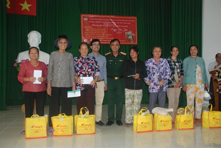 Đem không khí Xuân đến với bà con nghèo huyện Cần Giờ