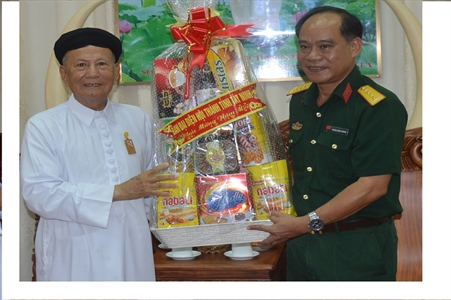 Hội thánh Cao Đài chúc tết Bộ CHQS tỉnh Tây Ninh