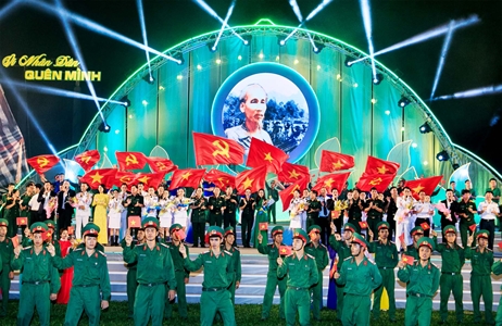 Mừng Xuân, vững tin vào Đảng quang vinh