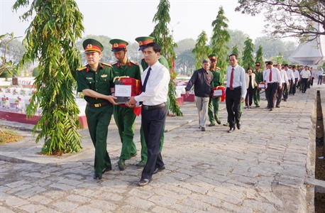 Tỉnh Bình Thuận: Truy điệu, an táng 7 hài cốt liệt sĩ
