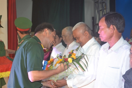 Bộ CHQS tỉnh Tây Ninh: Giao lưu văn sĩ, trí thức, doanh nghiệp, dân tộc, tôn giáo