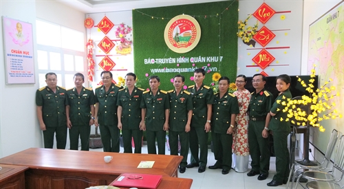 Đại tá Đặng Văn Hùng, Phó Tham mưu trưởng Quân khu chúc tết và kiểm tra công tác sẵn sàng chiến đấu tại các đơn vị