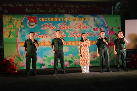 Cục Chính trị Quân khu 7 tổ chức đón giao thừa Xuân Mậu Tuất 2018