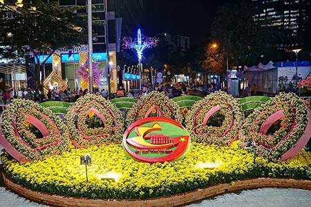 Bế mạc Đường hoa Nguyễn Huệ Tết Mậu Tuất 2018: Khoảng 1 triệu lượt khách tham quan