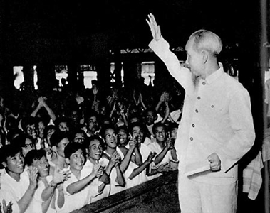 Lời Bác Hồ dạy ngày này năm xưa: “Các cô, các chú là những thầy giáo, những cán bộ giáo dục đều phải luôn luôn cố gắng học thêm, học chính trị, học chuyên môn. Nếu không tiến bộ mãi, thì sẽ không theo kịp đà tiến chung, sẽ trở thành lạc hậu”.