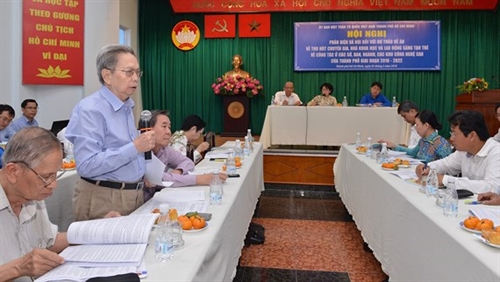 Thu hút nhân tài cho TPHCM: Tránh trên trải thảm, dưới rải đinh