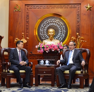 Bí thư Thành ủy TPHCM Nguyễn Thiện Nhân tiếp Chủ tịch Liên đoàn Cờ vua Thế giới